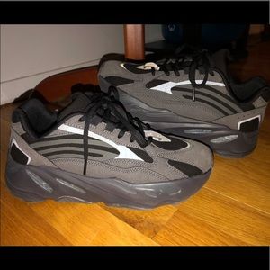 Yeezy 700 black .